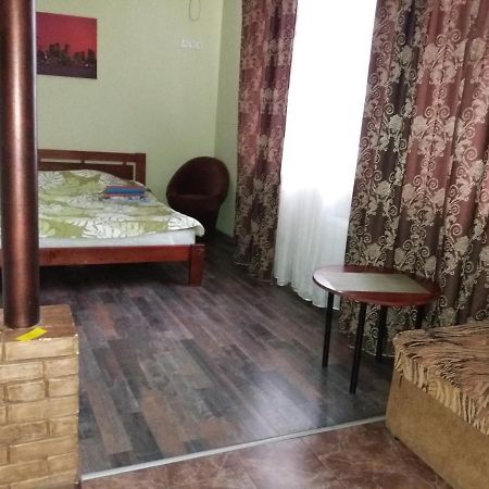 Студия На Черeмушках Apartamento Odesa Exterior foto